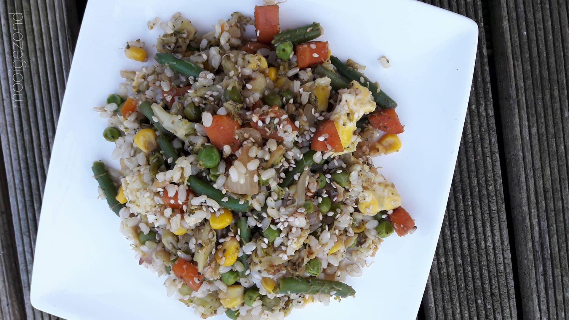 rijstschotel, vegetarisch, groente, vega rijstschotel, sperziebonen, erwten, mais, broccoli, ui