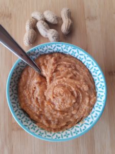 pindasaus, homemade, zelfgemaakt, pinda, zonderzooi, tomatenpuree, knoflook, zelfgemaakte pindasaus