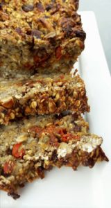banenbrood, zonnebloempitten, vegan, plantaardig, noegg, gojibessen, rozijnen,